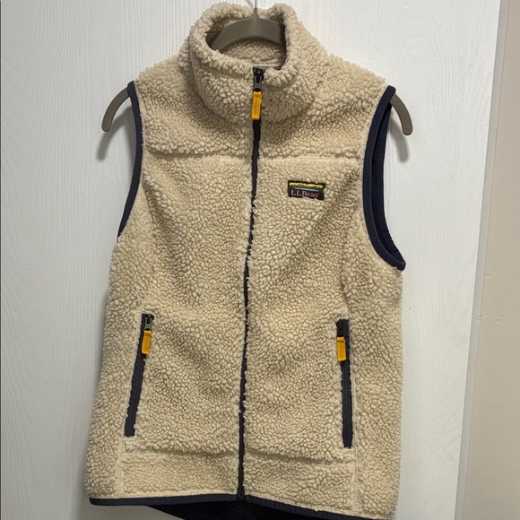 L.L. Bean Jackets & Blazers - L.L. Bean Beige Sherpa Woman’s Vest with Navy Accents